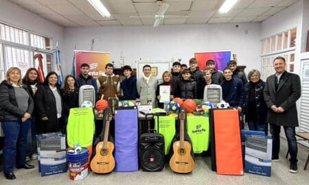 Escuelas de Venado Tuerto y La Chispa recibieron equipamiento comprado con bienes decomisados