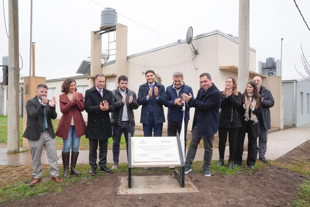 General López: La Provincia entregó viviendas en Firmat y Villa Cañás General López: La Provincia entregó viviendas en Firmat y Villa Cañás