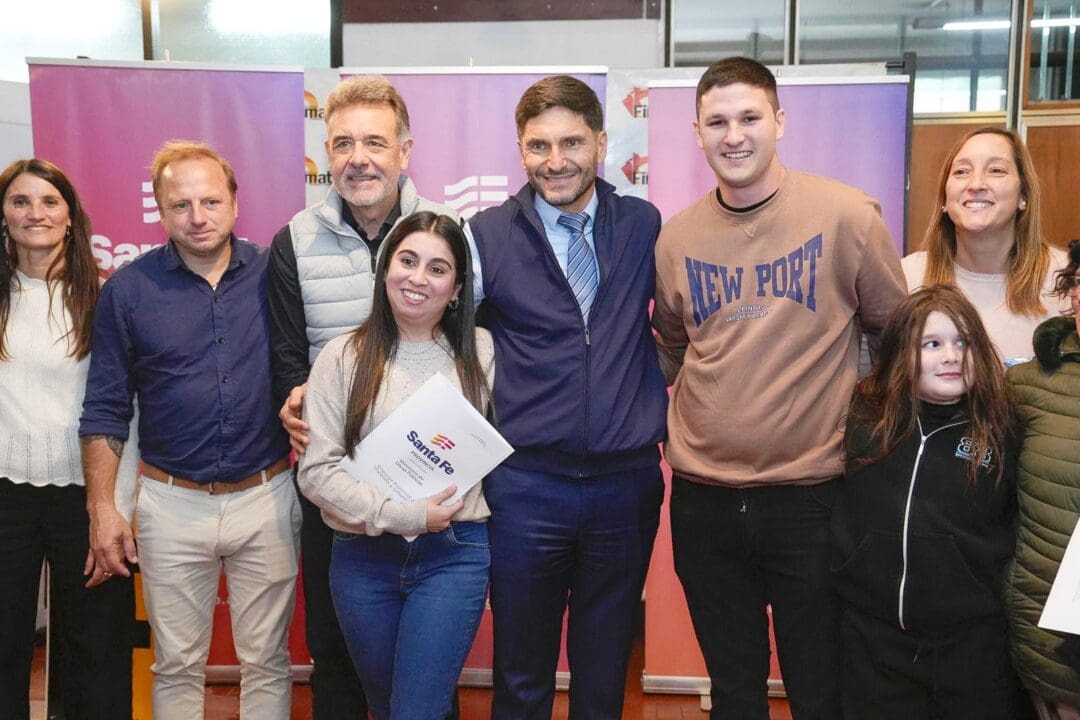General López: La Provincia entregó viviendas en Firmat y Villa Cañás General López: La Provincia entregó viviendas en Firmat y Villa Cañás
