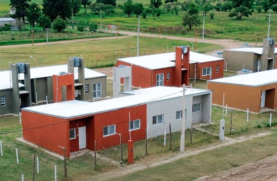 General López: La Provincia inaugura una escuela, entrega viviendas y escrituras General López: La Provincia inaugura una escuela, entrega viviendas y escrituras