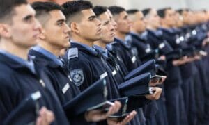 Con becas de hasta $500.000, Santa Fe busca sumar 1.400 policías