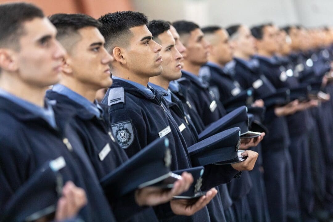 Con becas de hasta $500.000, Santa Fe busca sumar 1.400 policías