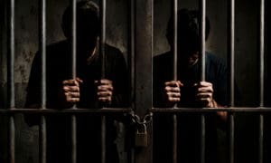 Prisión preventiva para padre e hijo acusados de agredir al secretario de Gobierno de Villa Cañás