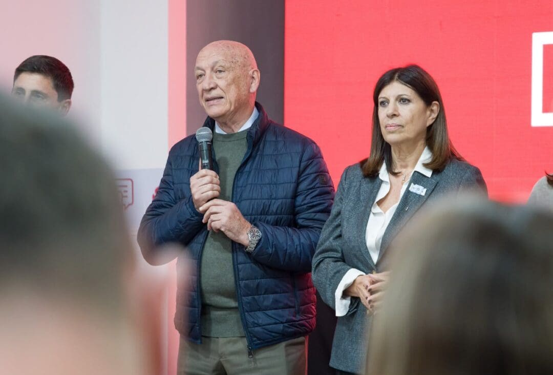 El Socialismo renovó autoridades y apuntó contra el ajuste de Milei El Socialismo renovó autoridades y apuntó contra el ajuste de Milei