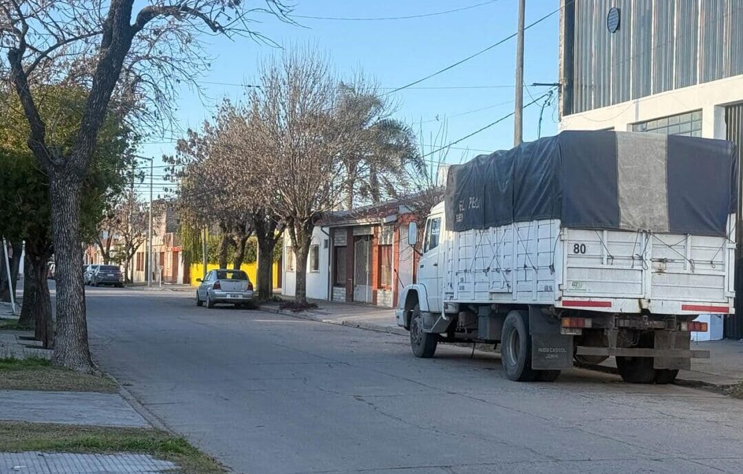 Venado Tuerto multará camiones estacionados en la vía pública