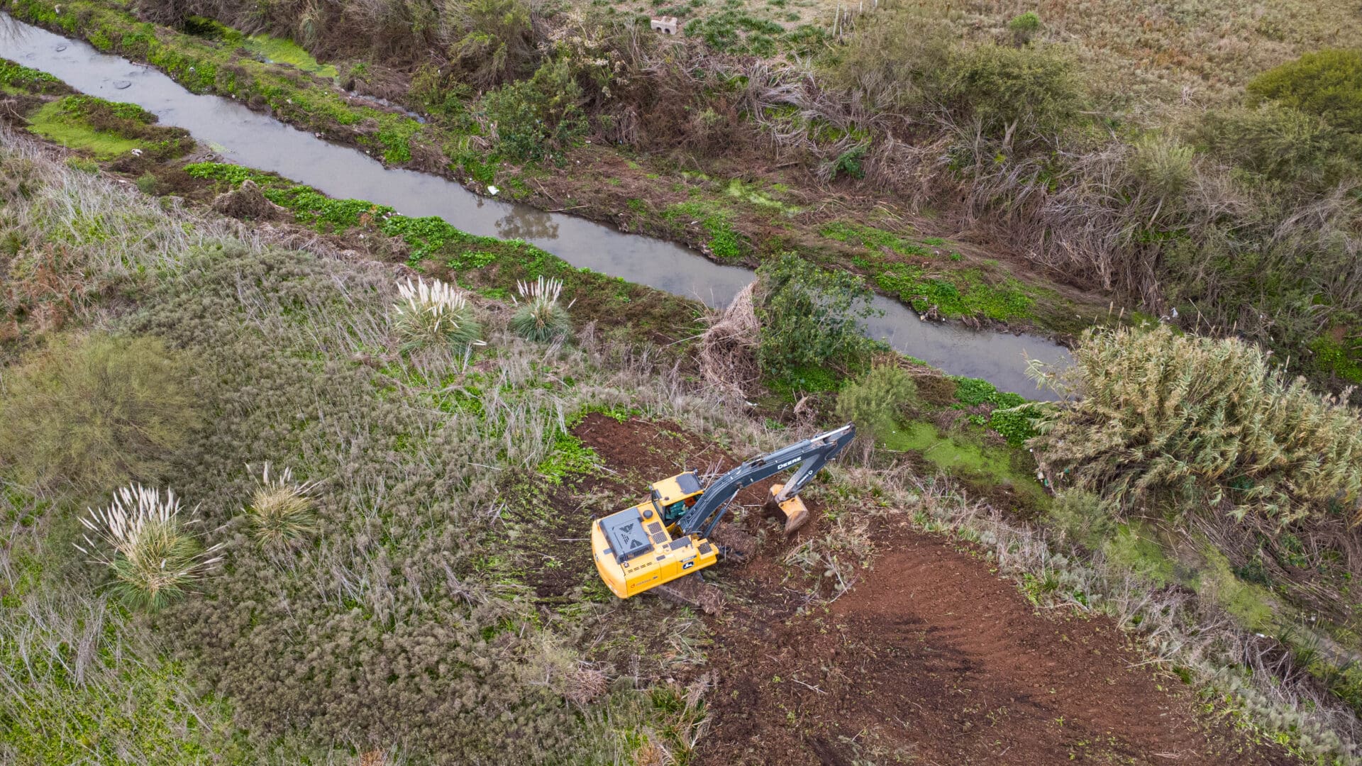 Sur provincial: Iniciaron la limpieza de 14 canales troncales para reducir el riesgo de inundaciones Sur provincial: Iniciaron la limpieza de 14 canales troncales para reducir el riesgo de inundaciones